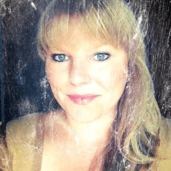 Joanie Roome headshot